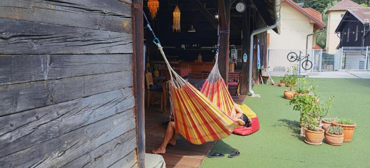 Bikeski Family Hotel, B&B, Apartaments, Rooms Mezica Ngoại thất bức ảnh